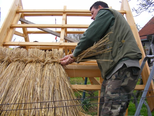 Delysa zsúpfedeles kemencéjének építése 6